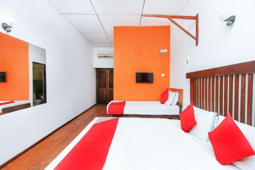 Ceylonica Beach Hotel Negombo Exterior foto