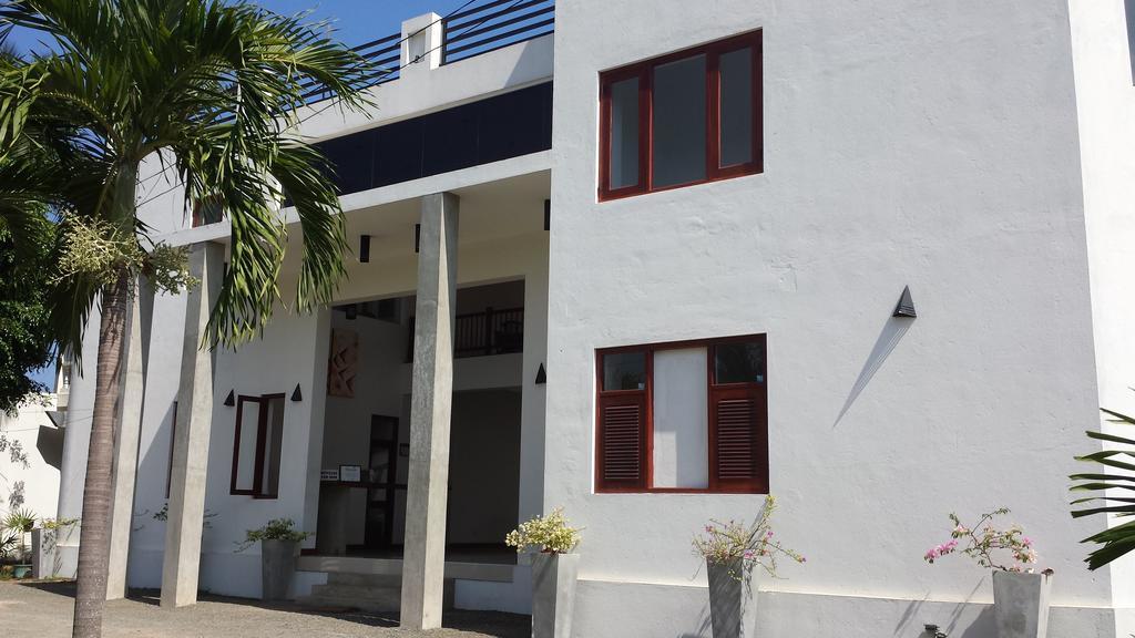 Ceylonica Beach Hotel Negombo Exterior foto